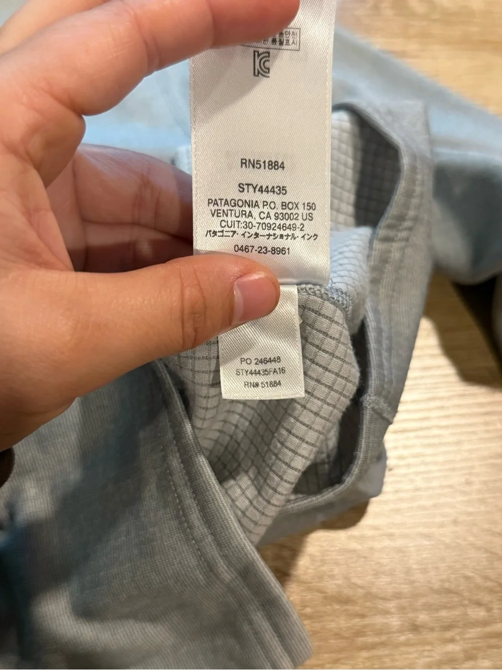 Patagonia‎ womens Capilene Midweight Crew base layer size medium light grey